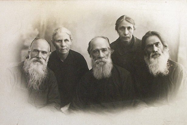 Братья протоиереи — Сергий, Феодор и Василий Вейсовы. 1936 г.
