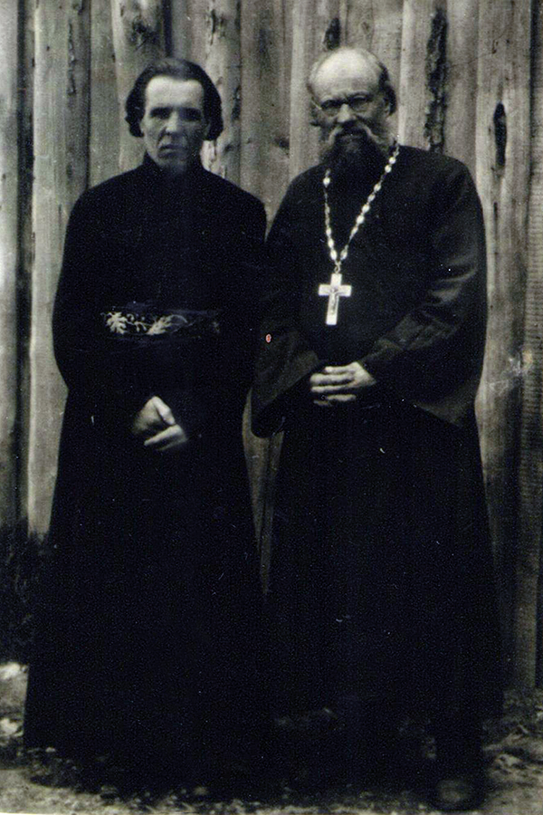 Протоиерей Александр Павловский и монах Петр